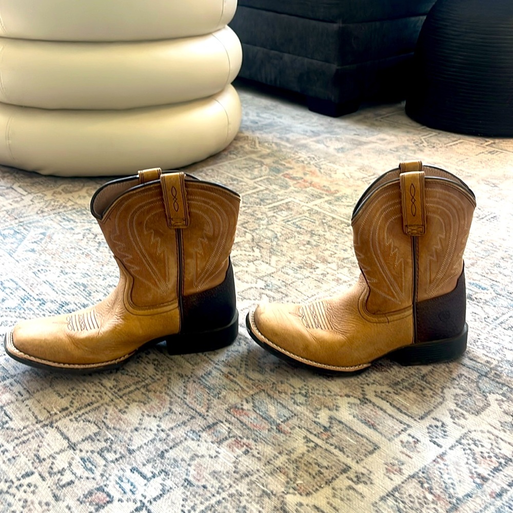 size 3 boy Ariat boots